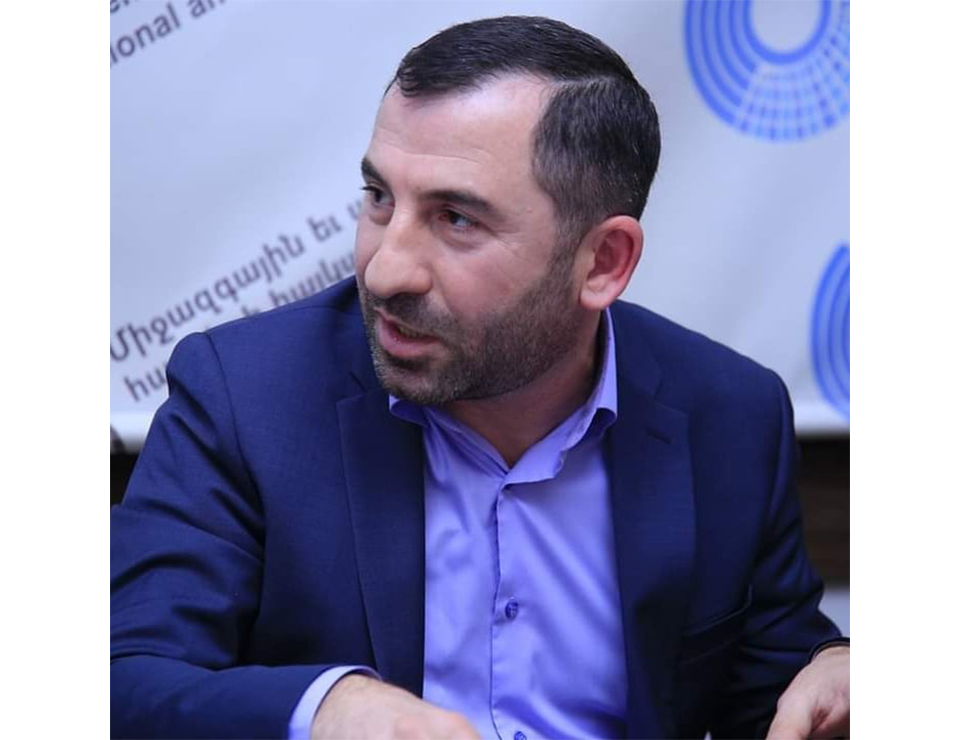 Gürcüstanda pandemiya, dövlət və kilsə